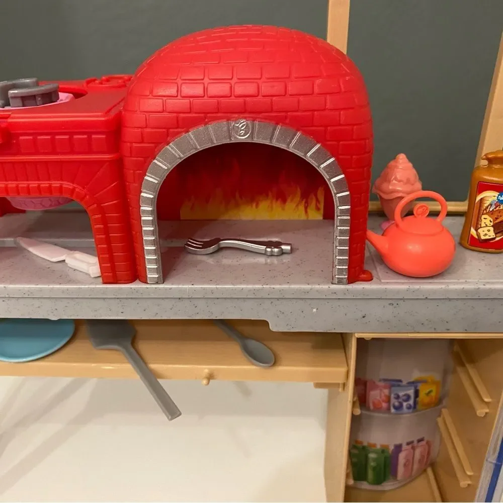 Barbie Pizza Playset Doll and Furniture - Picture 3 of 3